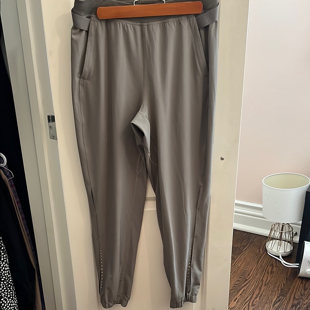 Lululemon Joggers with pockets